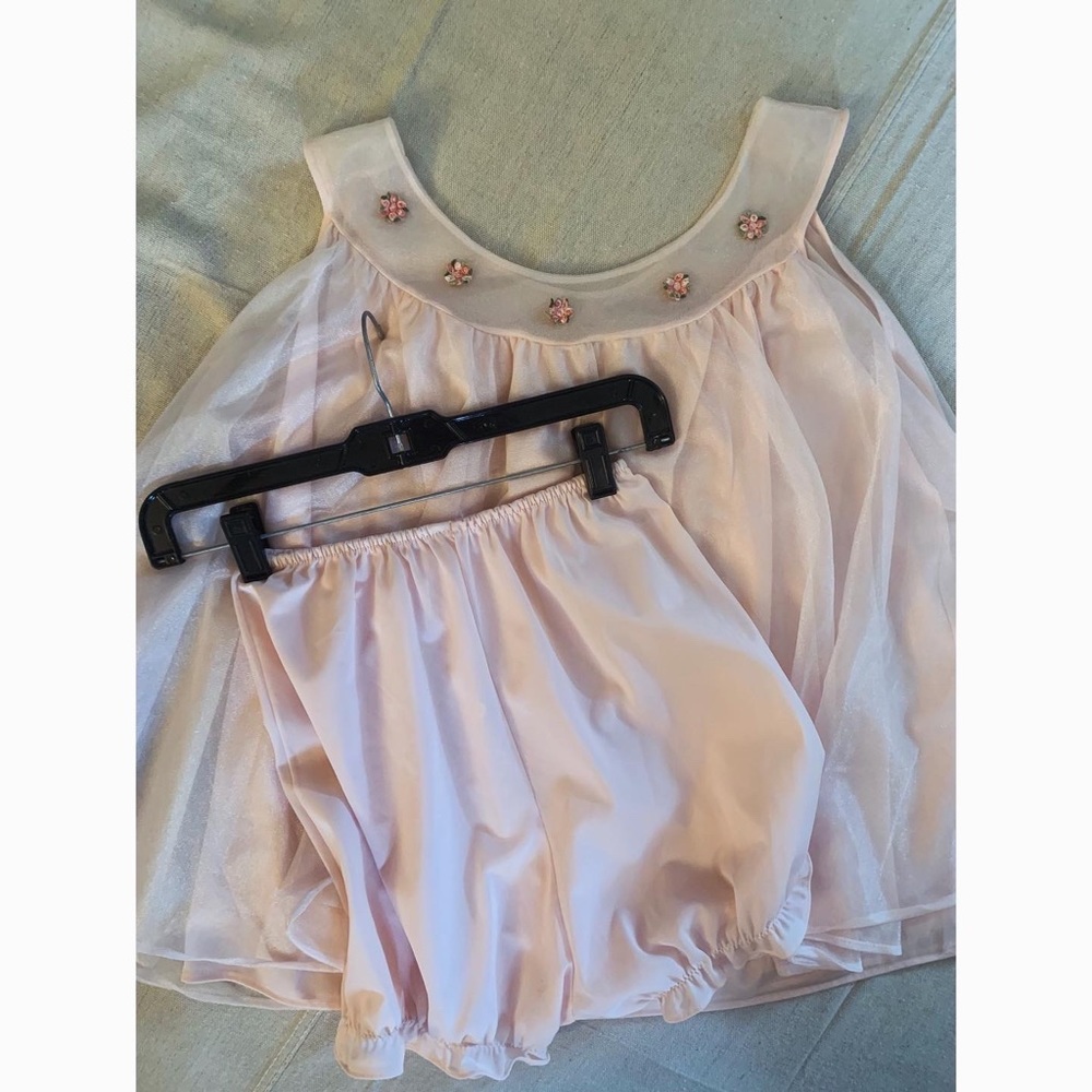 Vintage coquette babydoll nightie! Excellent condition! Perfect for Valentine’s